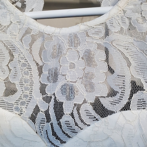 NEW Lulu's Lace Wedding Dress - Picture 9 of 16